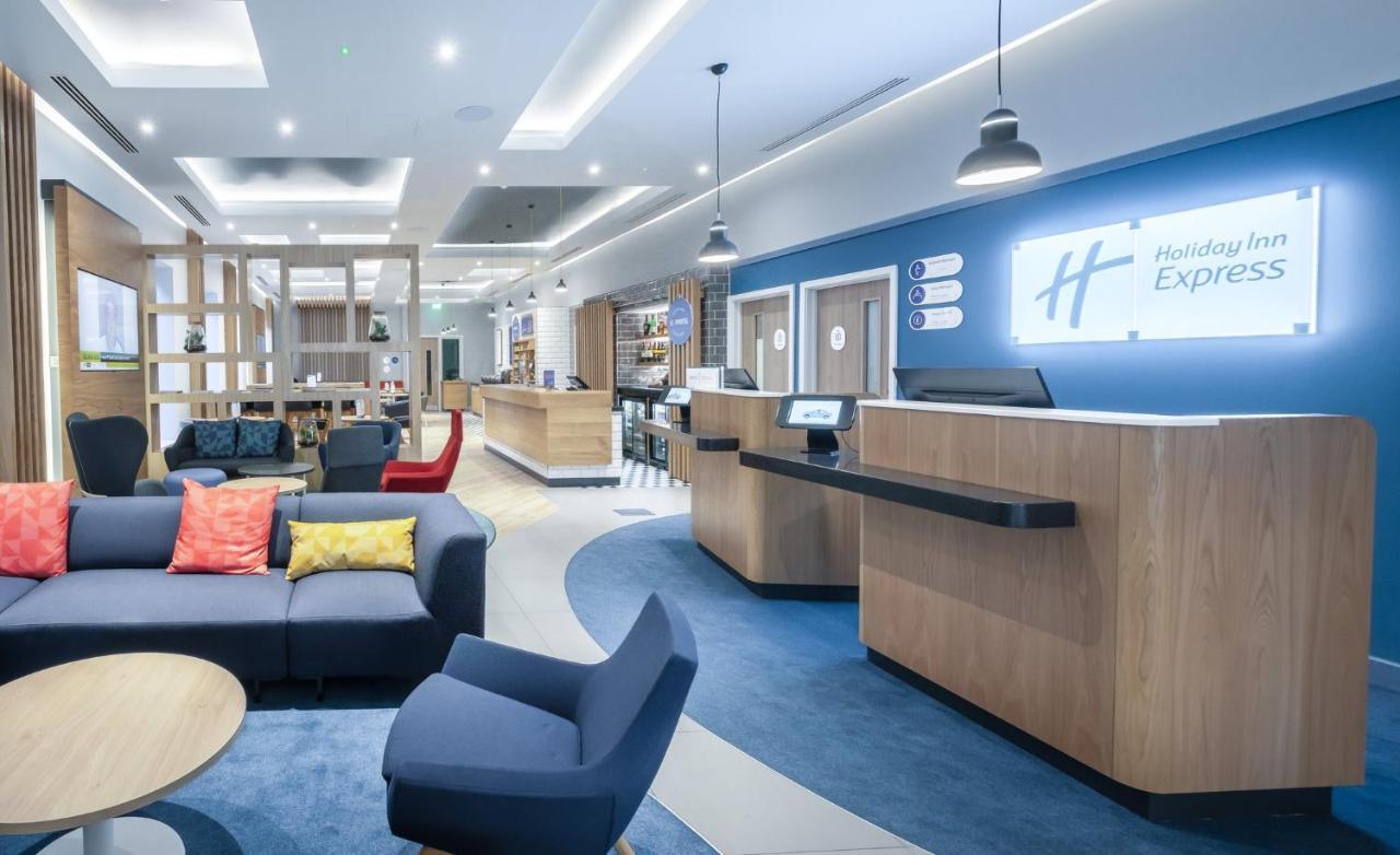 Holiday Inn Express - Fleet By Ihg المظهر الخارجي الصورة