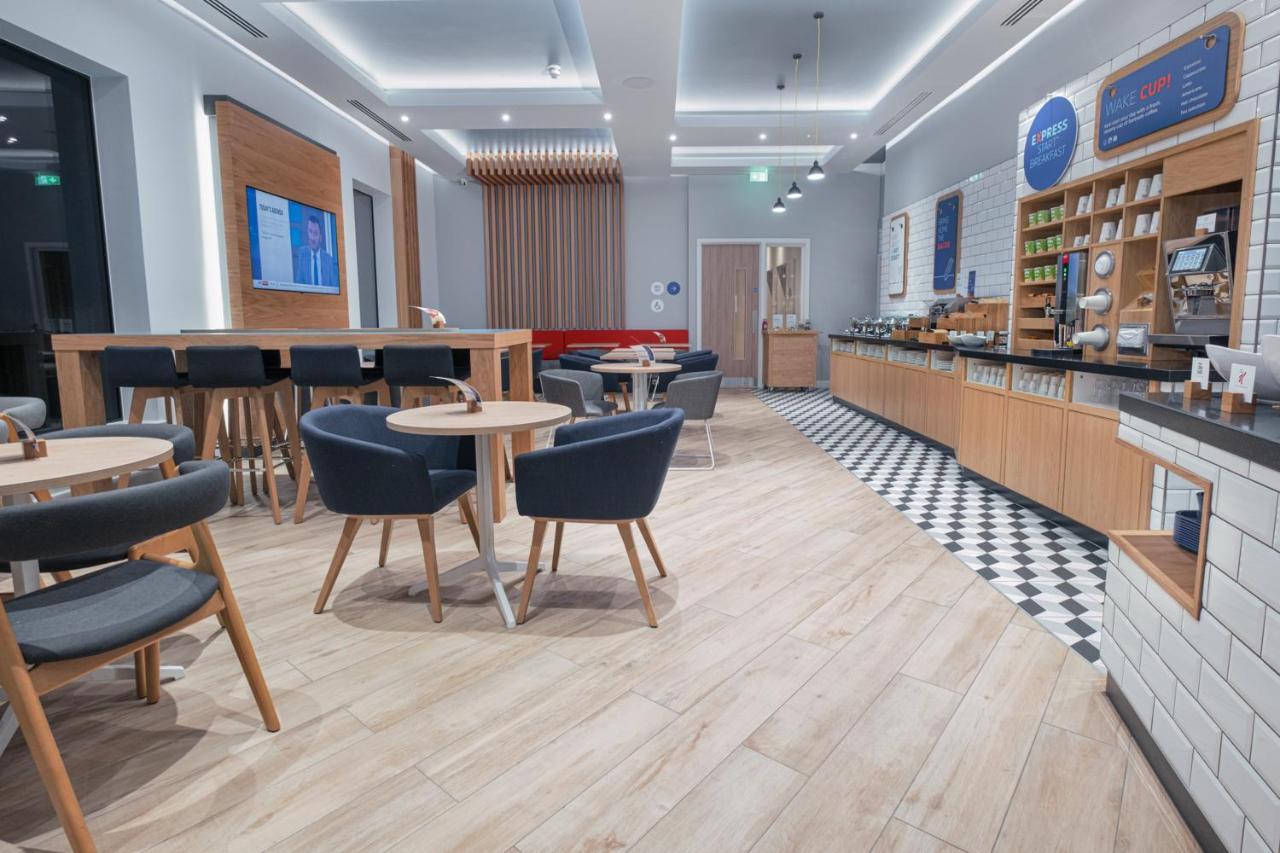 Holiday Inn Express - Fleet By Ihg المظهر الخارجي الصورة