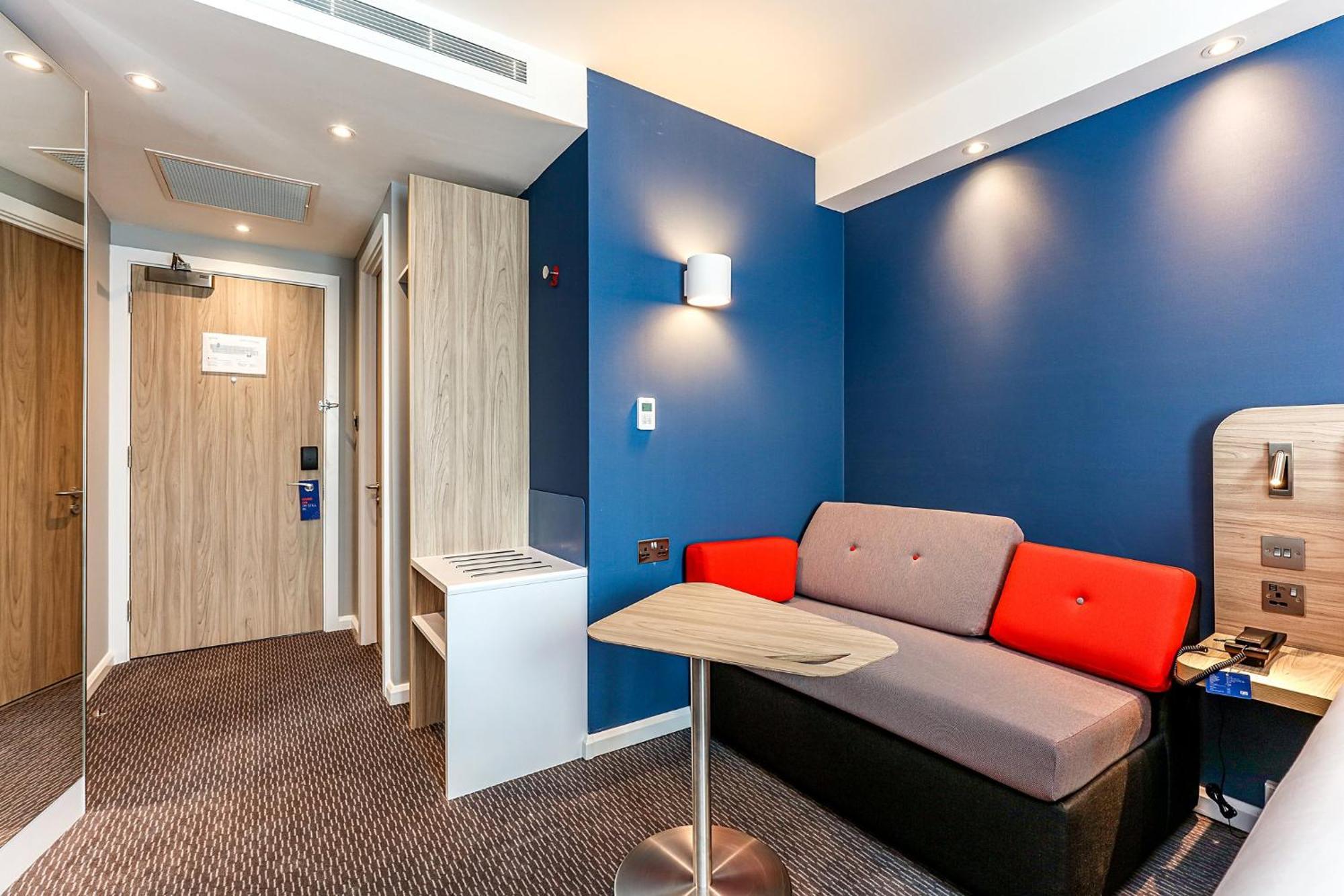 Holiday Inn Express - Fleet By Ihg المظهر الخارجي الصورة